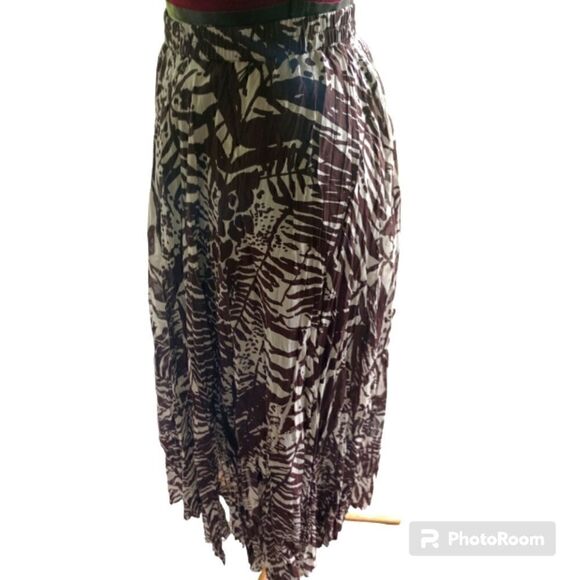 Coldwater creek silk blend leaf print maxi skirt with elastic waist - Picture 1 of 10